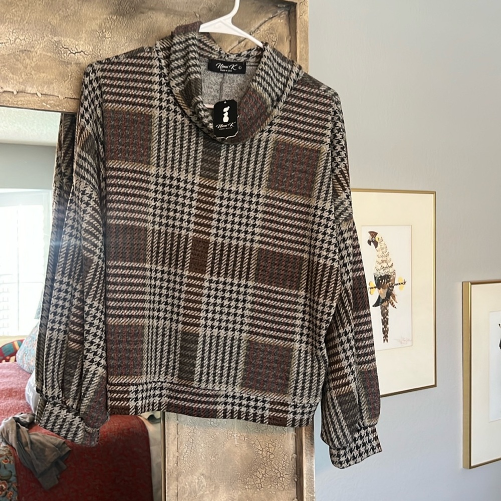 Local boutique top.